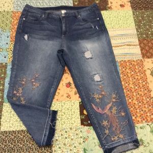 Super cute embroidered jeans